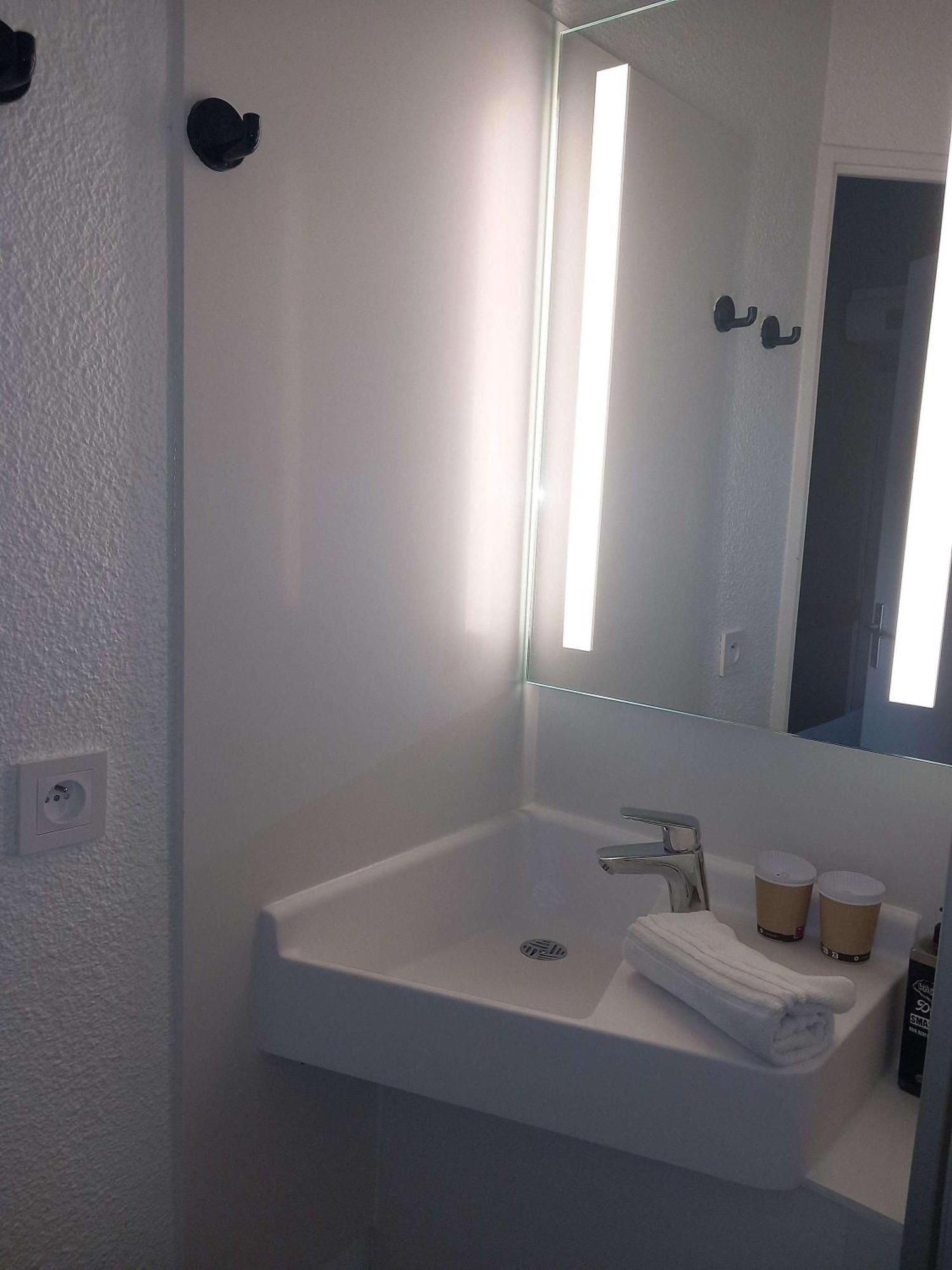 Ibis Budget Arles Sud Fourchon Exterior foto